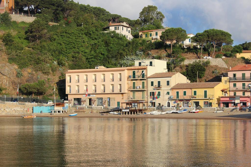 Hotel L'Approdo Porto Azzurro Bagian luar foto