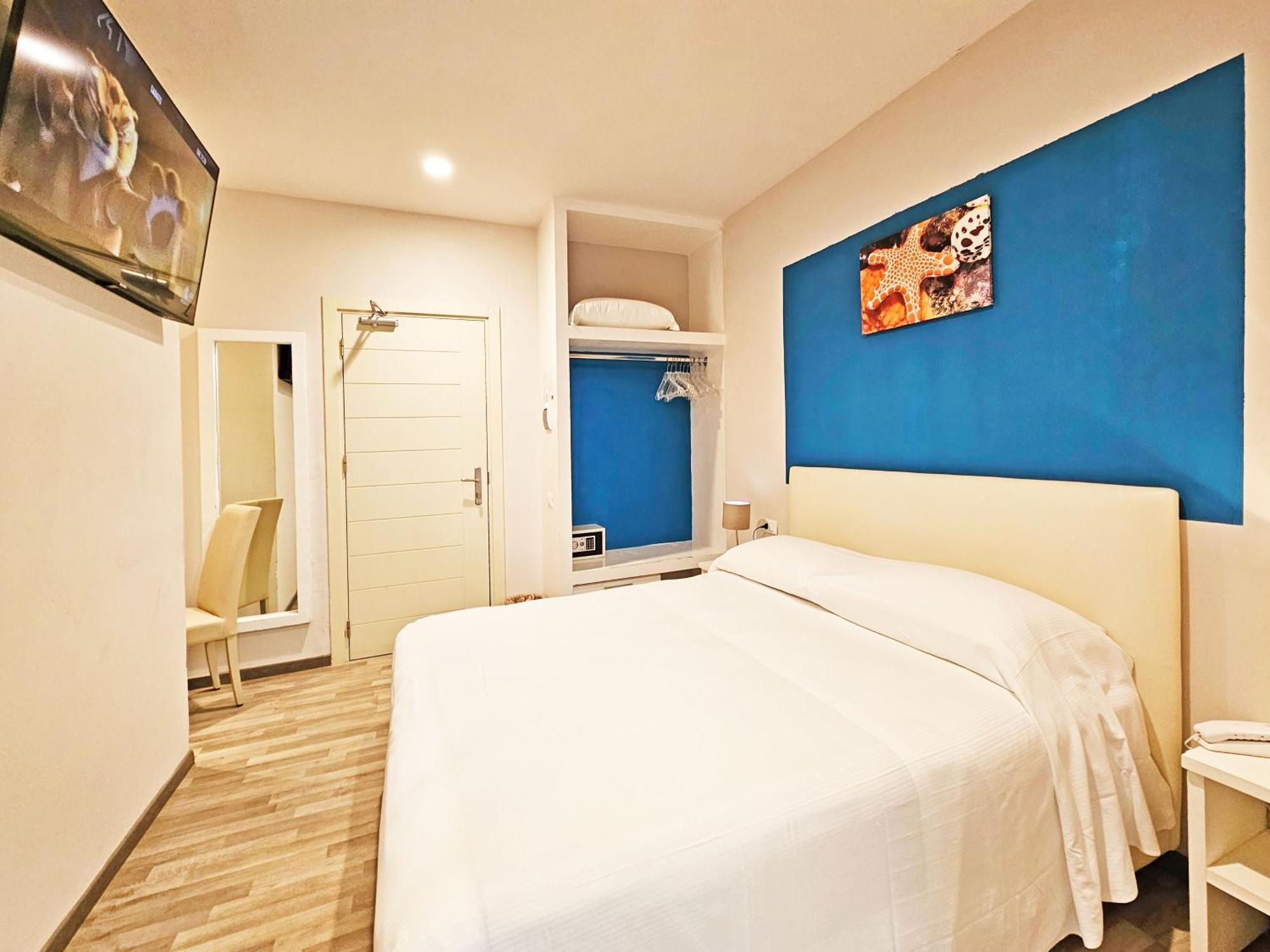 Hotel L'Approdo Porto Azzurro Bagian luar foto
