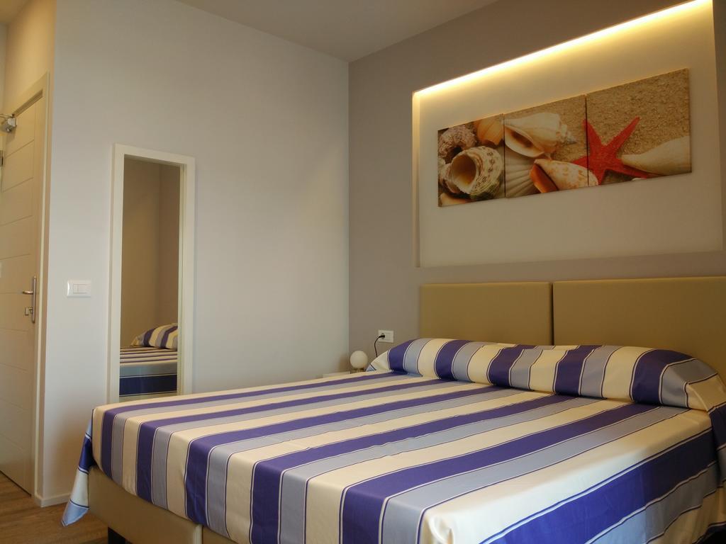 Hotel L'Approdo Porto Azzurro Ruang foto